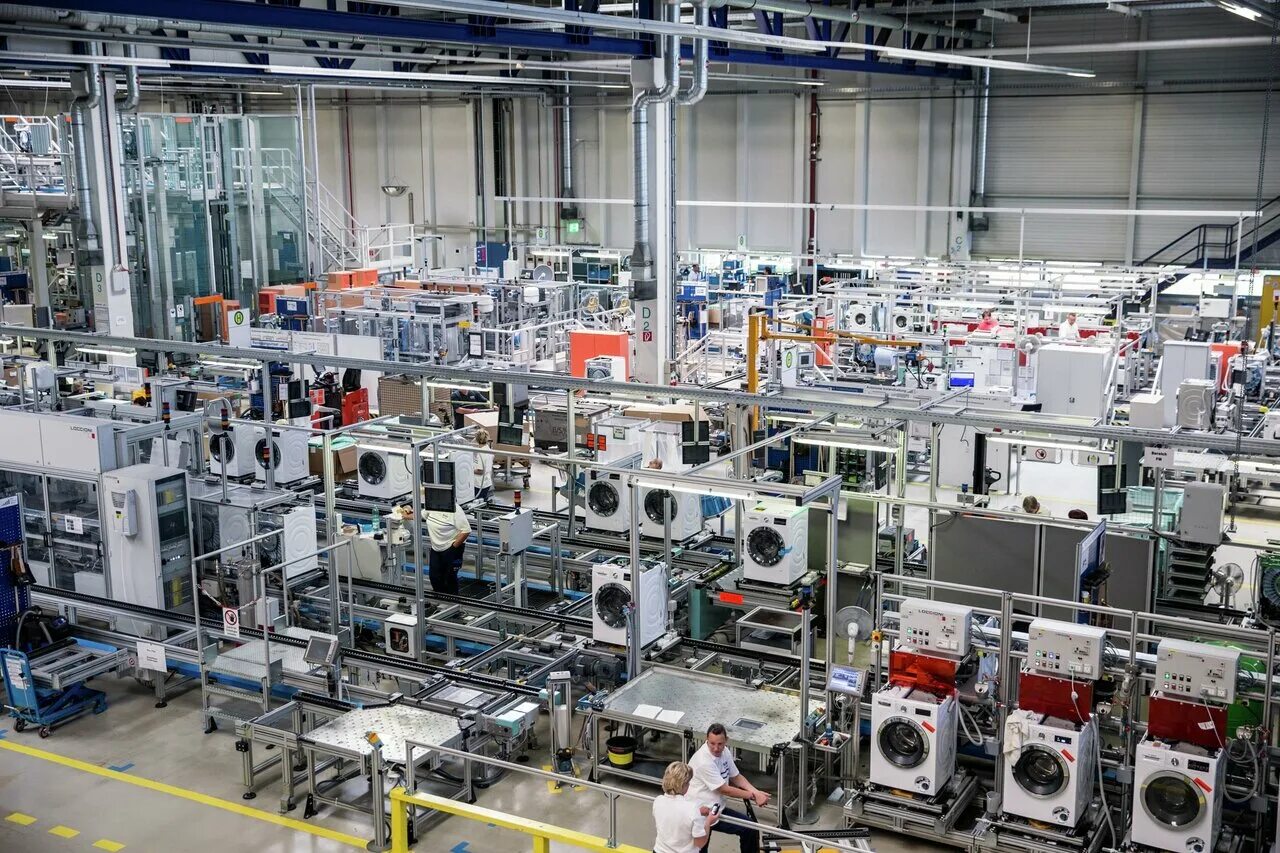 предприятие бытовой техники. предприятие бытовой техники. компьютерная техника. предприятие бытовой техники. сборочный цех.