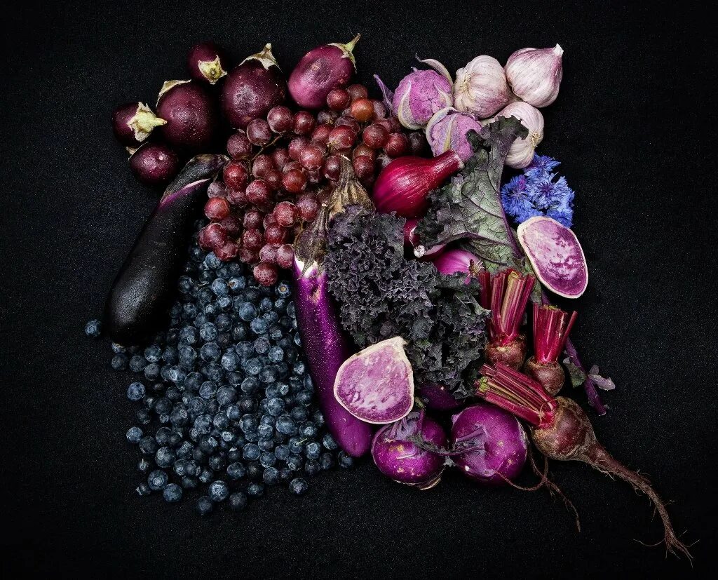 Овощ ставший фруктом. Фиолетовые овощи. Фиолетовые фрукты и овощи. Фиолетовый фрукт. Фиолетовые продукты.