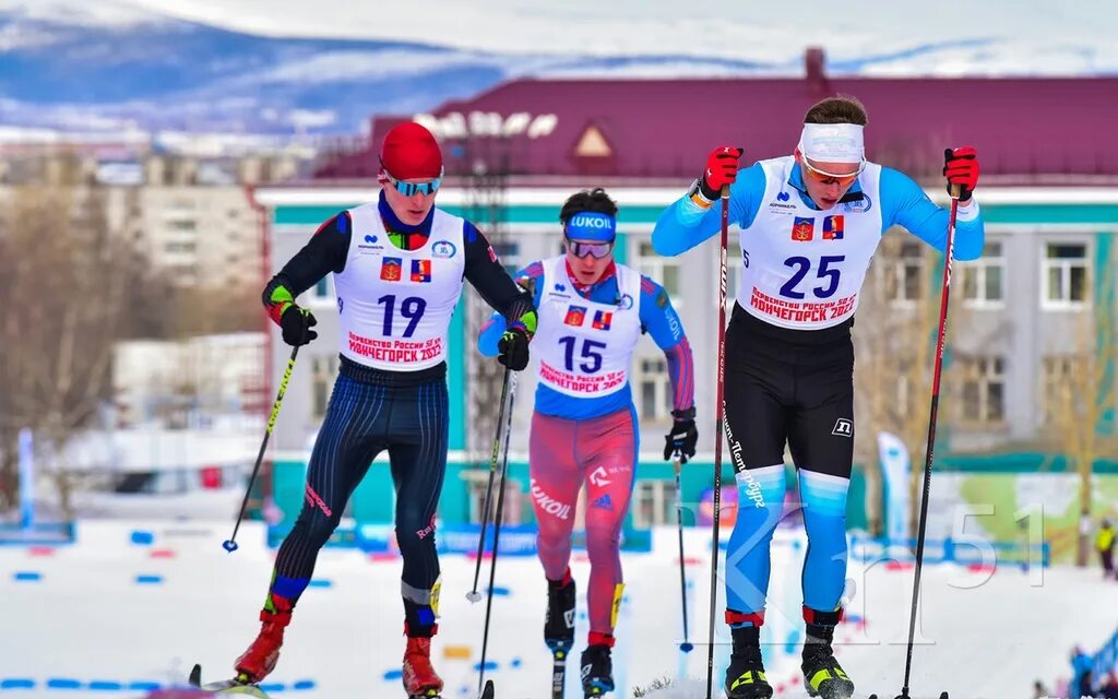 Международный ростех деминский лыжный марафон. Лыжные гонки большунов. Лыжный марафон демино 2022. Лыжная гонка на 50 км сегодня. Первенство россии по лыжным гонкам.