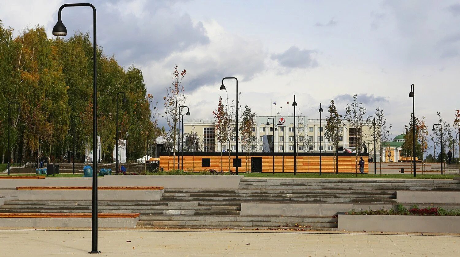 Площадь центральной площади города ижевска. Удмуртия ижевск центральная площадь. Ижевск центр площадь. Площадь центральной площади города ижевска. Площадь ижевска 2021.