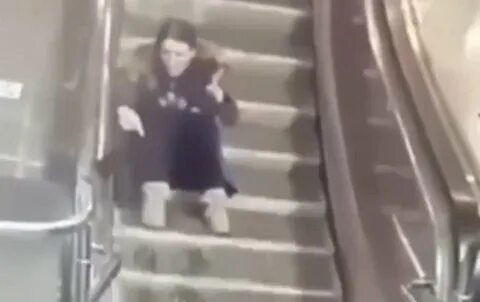 Майя спокойно ехала в метро