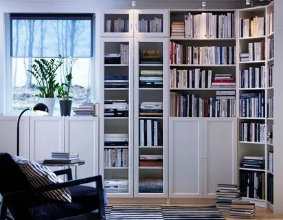 Узкий книжный стеллаж