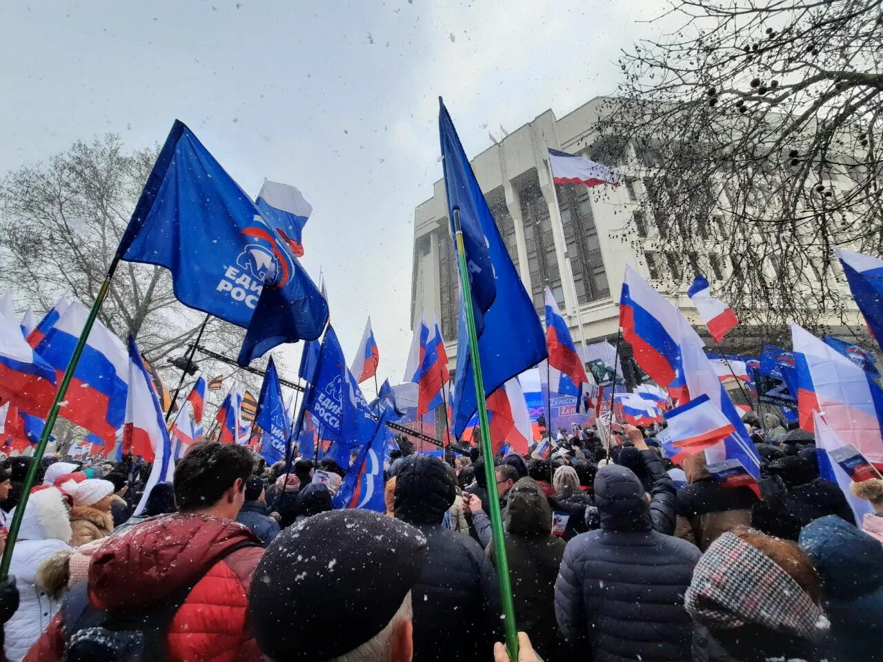 Единая Россия воссоединение Крыма. Митинг Крым Россия. Крым 2014. Флешмоб ко дню воссоединения крыма