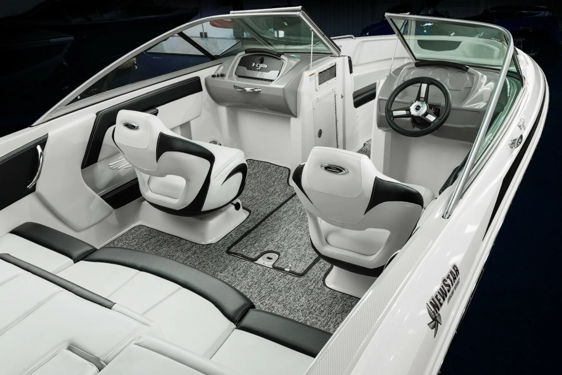 Катер hammond 21. Maxum 21. Катер 21. Катер 21. Chaparral 21 ssi ob.