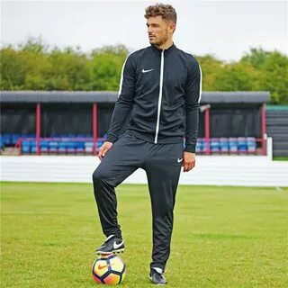 Приходить в спортивной форме