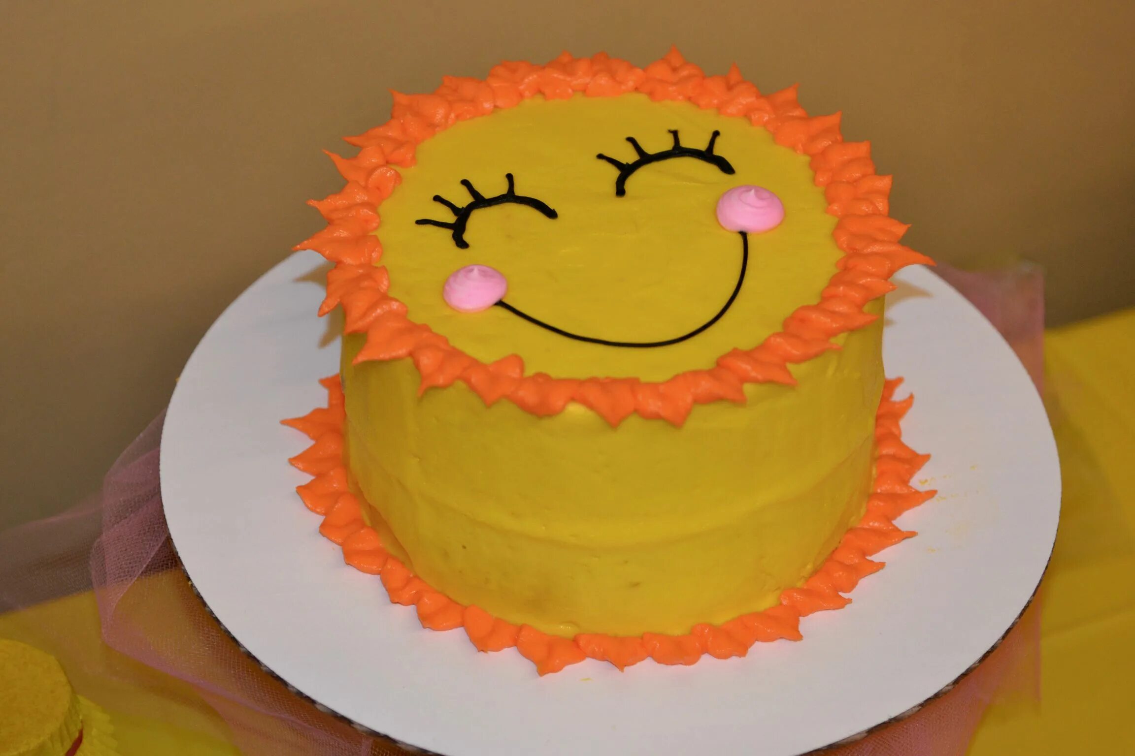 торт детский солнышко. торт в виде солнышка. украшение торта в виде солнышка. торт детский солнышко. тортики в виде солнышка.
