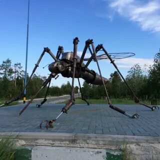 Памятник комару