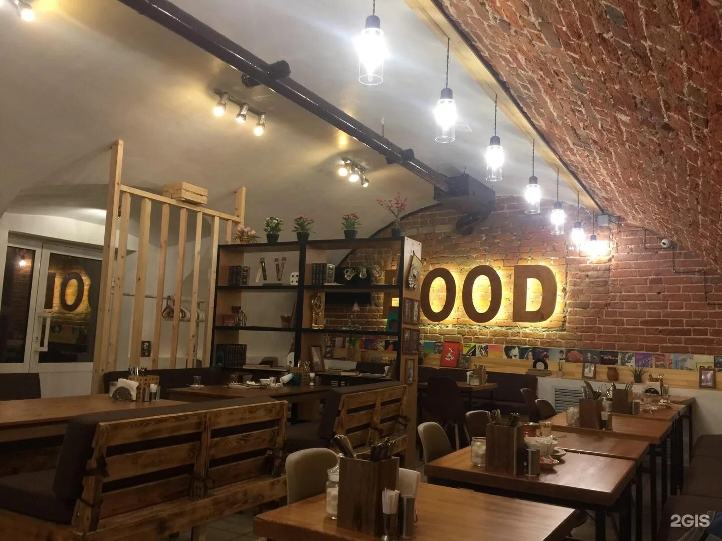 Тавукс кафе казань. Tawooks московская ул. Бейти. Tawooks московская ул. Турецкое кафе в казани тавукс.