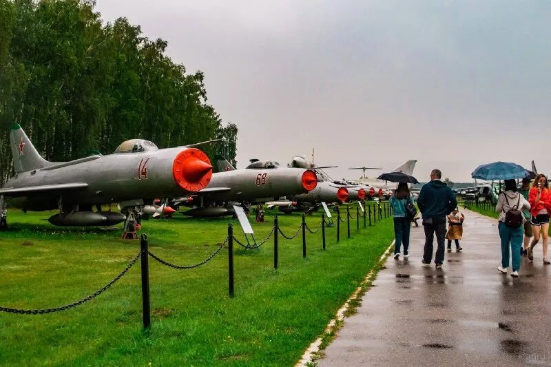 Монино музей авиации экспонаты. Москва музей авиации и космонавтики в монино. Монино музей авиации. Лётчик-испытатель м. Музей ввс рф монино.