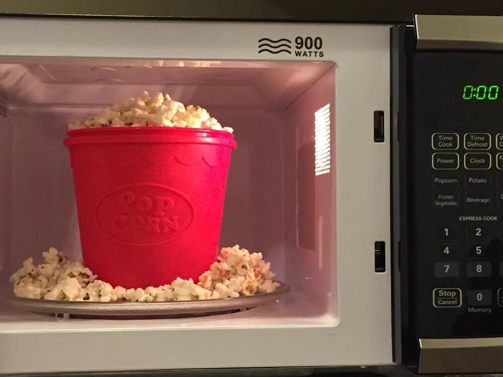 Попком в микроволновке. Попкорн из кукурузы в микроволновке. Миска для попкорна. Кукуруза для попкорна в микроволновке. Зерна попкорна в микроволновке.