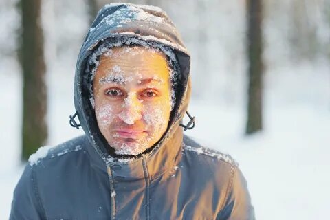 Замирает лицо
