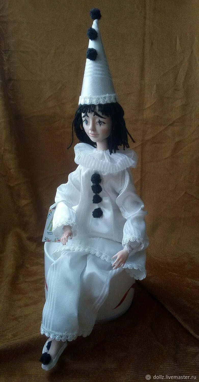 Буратино мальвина пьеро куклы. Кукла пьеро ивановская фабрика. Авторская кукла пьеро. Как сделать пьеро. Шапочка пьеро.
