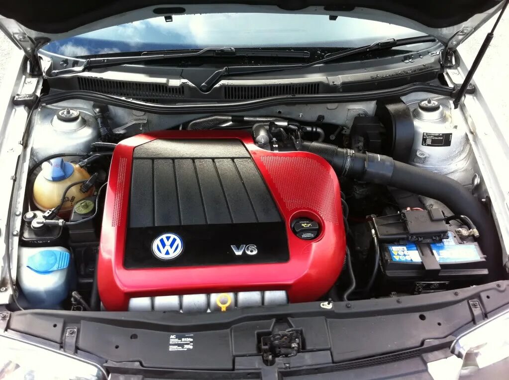 Volkswagen bora двигатели. Golf vr6 3.2. Фольксваген Бора v6. Volkswagen Golf 4 2.3 двигатель. Golf 4 vr6