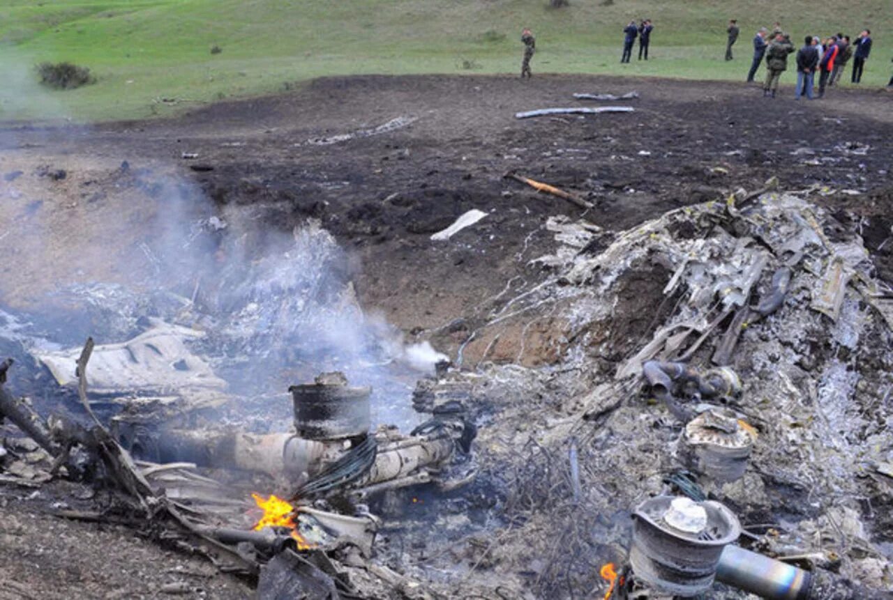16 ноября 2013 года. Крушение боинга 737 в казани. крушение самолета боинг 737 в казани. крушение boeing 737 в казани (2013). крушение боинга в казани 17.11.2013.