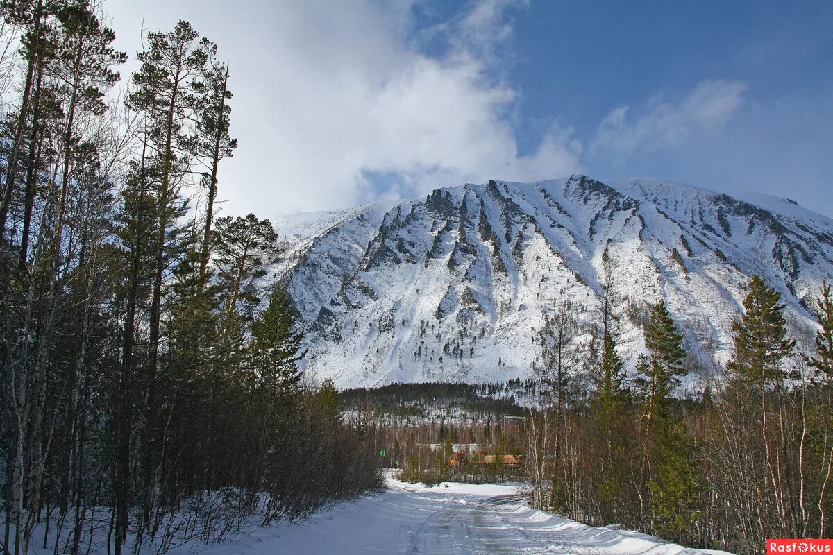 северобайкальск пляж байкал. озеро байкал северобайкальск. северобайкальск горный хребет. лёгкая северобайкальск. северобайкальск горы байкал.