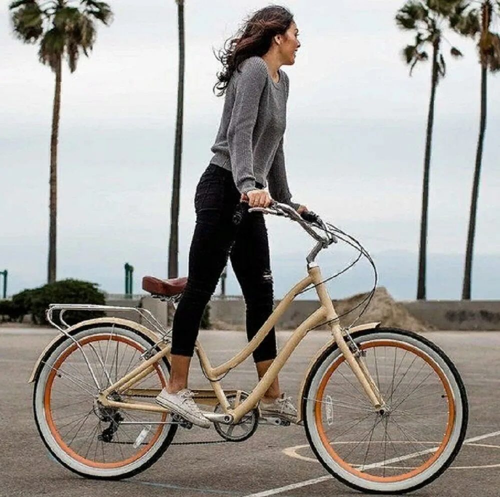 Velo. Велосипед женский. Прогулка на велосипеде. Прогулочный велосипед для женщин. Женщина на велосипеде.