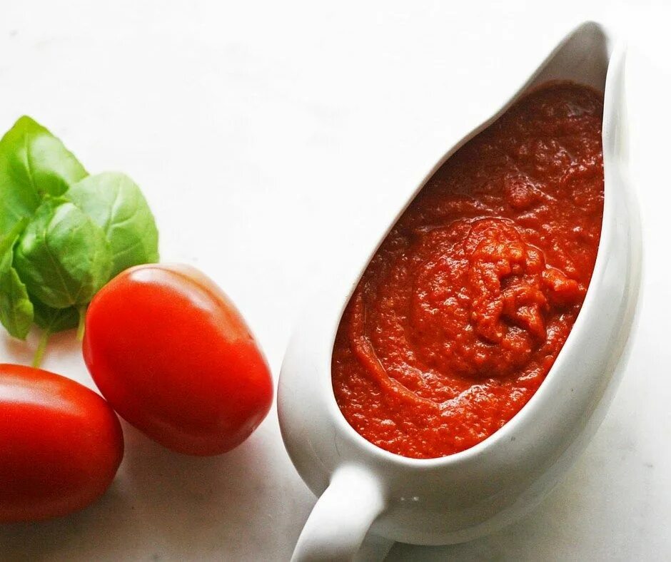 Томатный соус для пиццы. Соусы итальянской кухни. Соус маринара италия. Сацебели блюдо. Томатный соус маринара.