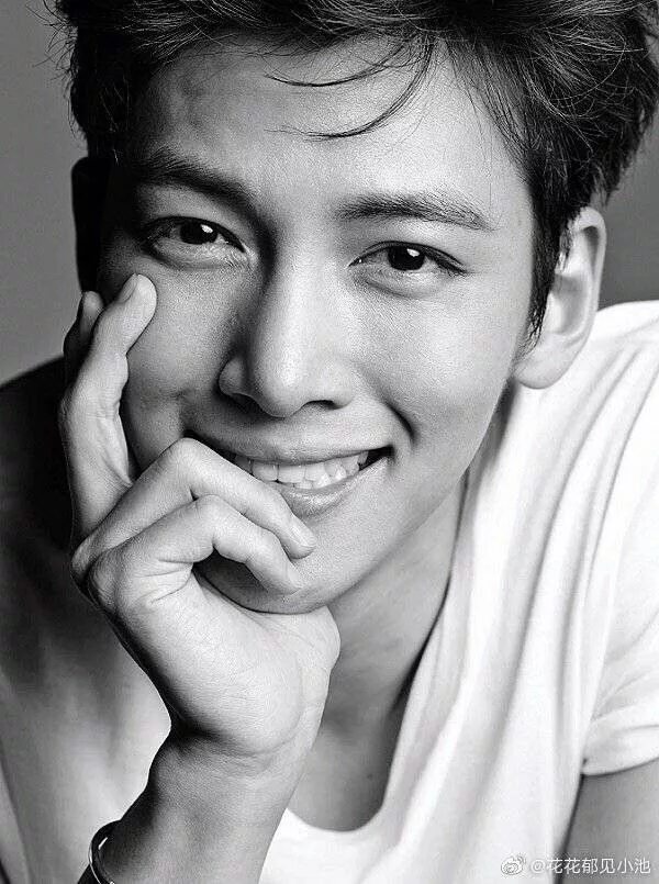 Ли тхэ ен. Ли тхэ-бин. Чжи чан ук (ji chang wook). Хо сон-тхэ корейский актёр. Чжи су актер.