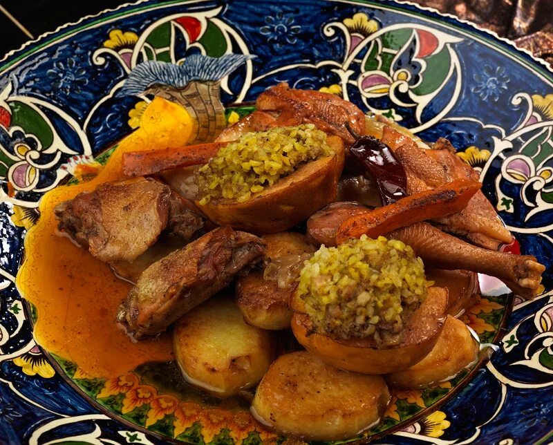 Мусульманские рецепты. Среднеазиатская кухня блюда. Среднеазиатские закуски. Курица в таджине. Мучные блюда среднеазиатской кухни.
