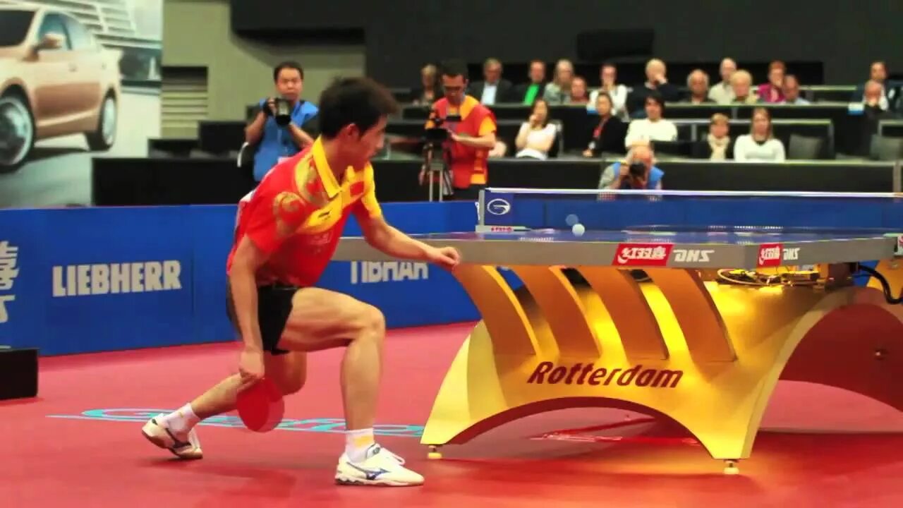 Настольный теннис ногами. Zhang Jike настольный теннис. Джан джике настольный теннис. Ma long теннисист. Чжан Цзикэ.