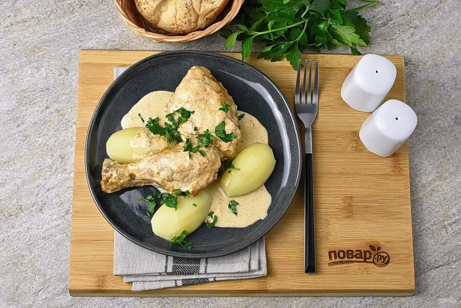 Голень в сливочном соусе в духовке. Смесь для куриных ножек в сливочном соусе. Голени в сливках. Голень в сливочном соусе в духовке. Куриные ножки в сливочном соусе.