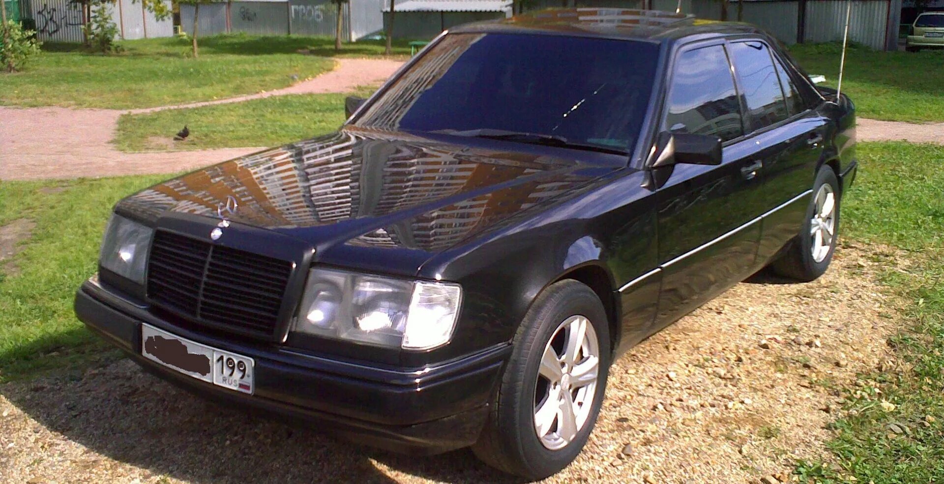 Mercedes w124 серебристый. Mercedes e320 w124. 124 бу. 124 бу. Мерседес w124 ешка.