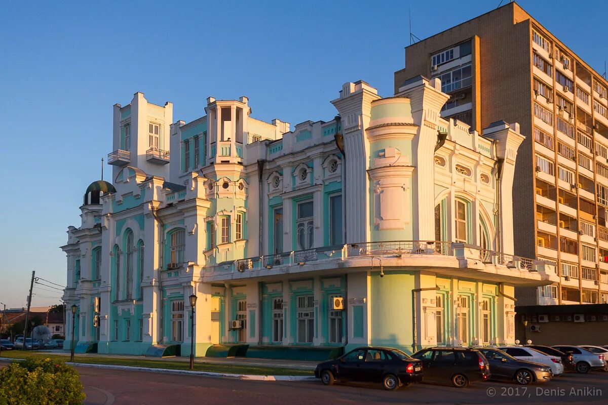 Файл:Дворец бракосочетаний Астрахани 03.jpg - Википедия