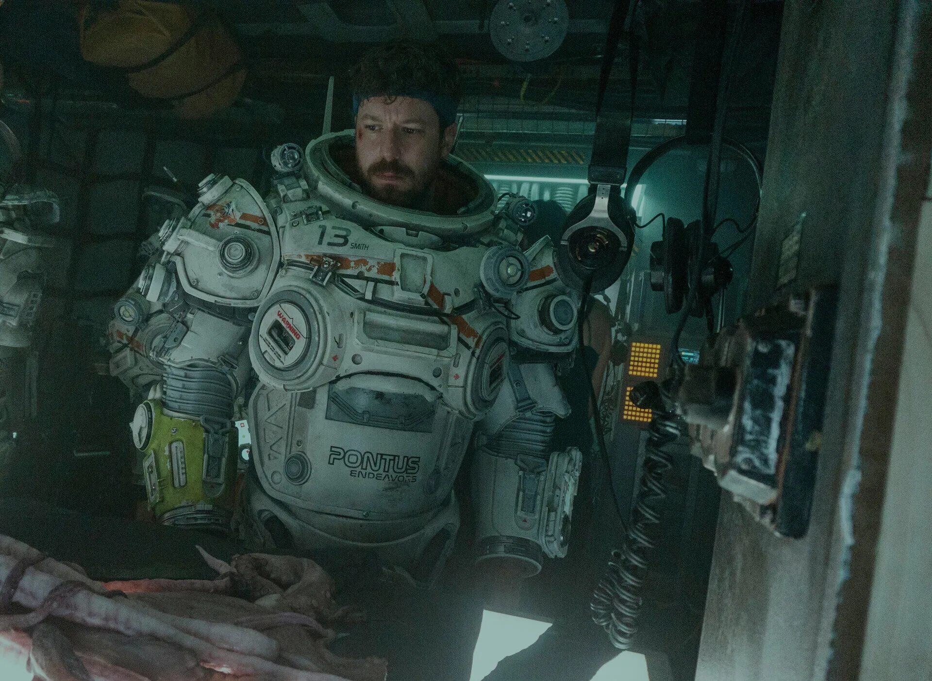 под водой фильм 2020. под водой фильм 2020 монстр. под водой фильм 2020 монстр. джессика хенвик под водой 2020. кристен стюарт в фильме под водой.