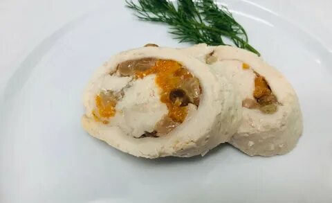 Рулет из курицы с курагой