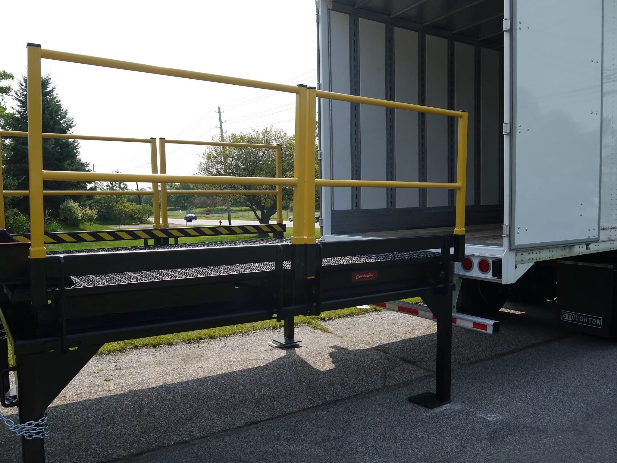Loading platform