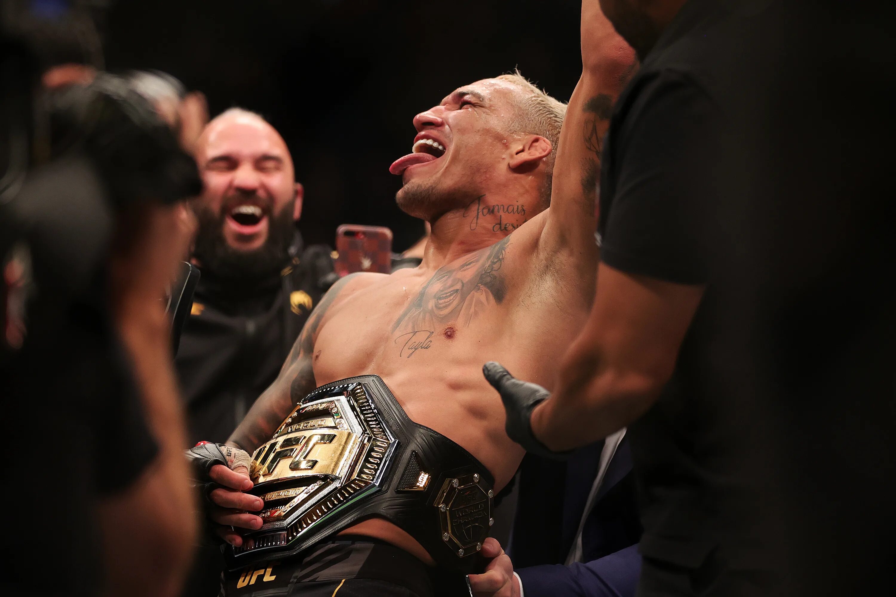 Ufc даты боев. Порье оливейра. ufc дастин порье. оливейра боец ufc.