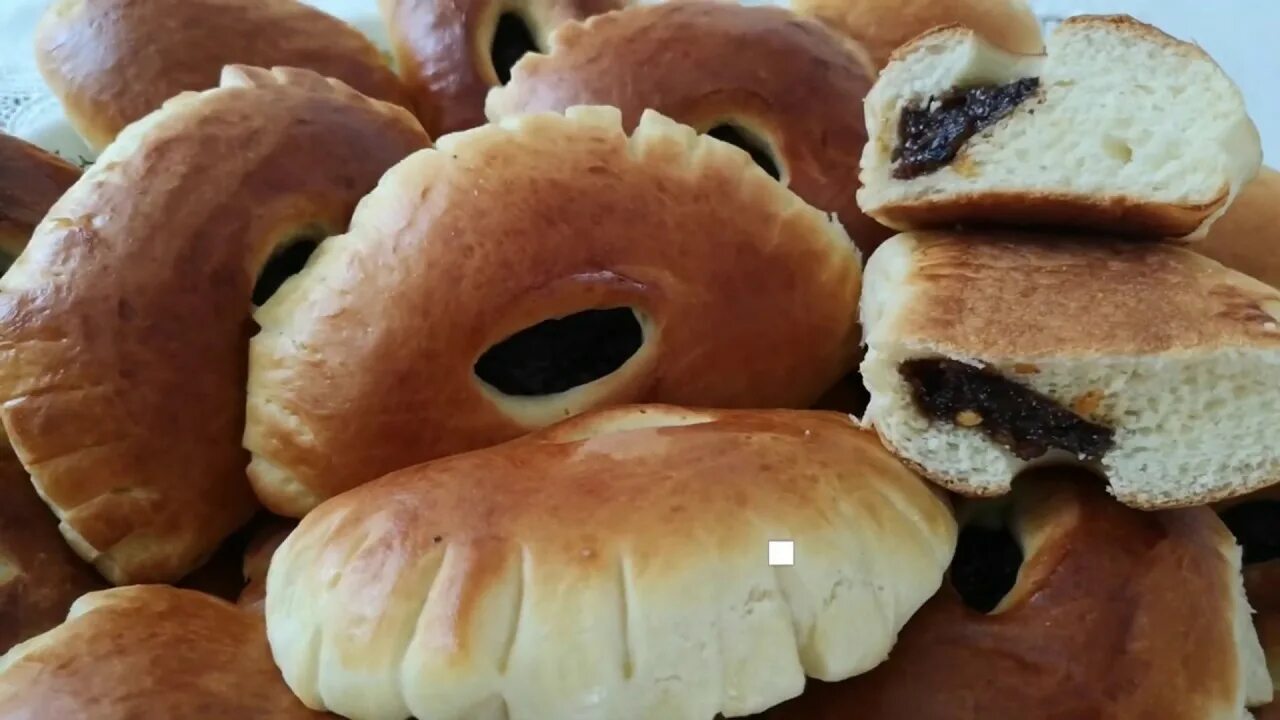 Гребешки из теста. Гребешок с повидлом. булочка ракушка. булочка гребешок с повидлом. гребешки булочки для детского садика.