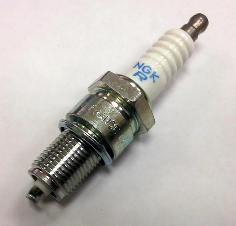 Свечи ваз 2123 ngk. Свеча зажигания нива шевроле 2123. Нива шевроле свечи ngk. 7 артикул. Свечи для нива шевроле 2123 инжектор ngk.
