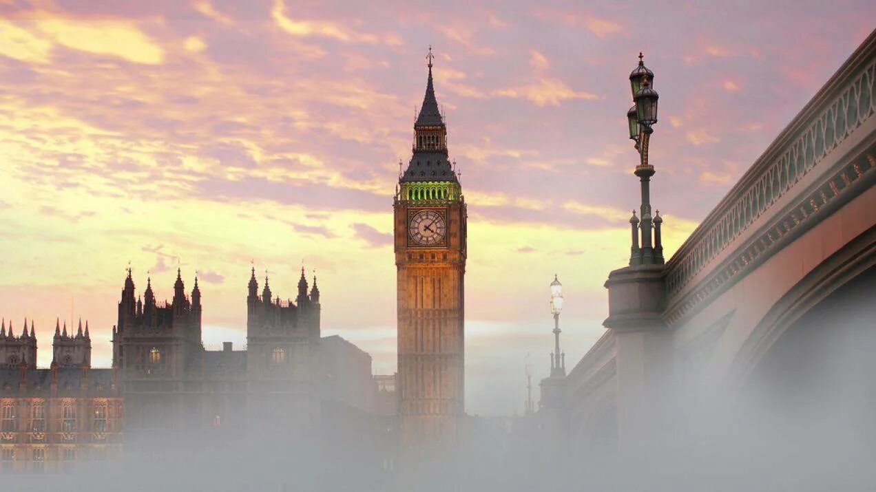 London is than new york. Лондон туманный Альбион. Англия и Великобритания туманный Альбион. Климат туманного Альбиона. Лондон туман Биг Бен.