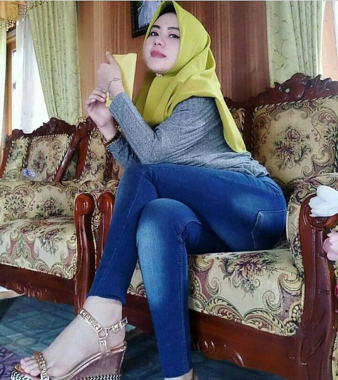 Asian muslim hijabi sister. Somali hijabi. Малай беаутифул хиджаб. Мусульманские женщины. Ножки в хиджабе.