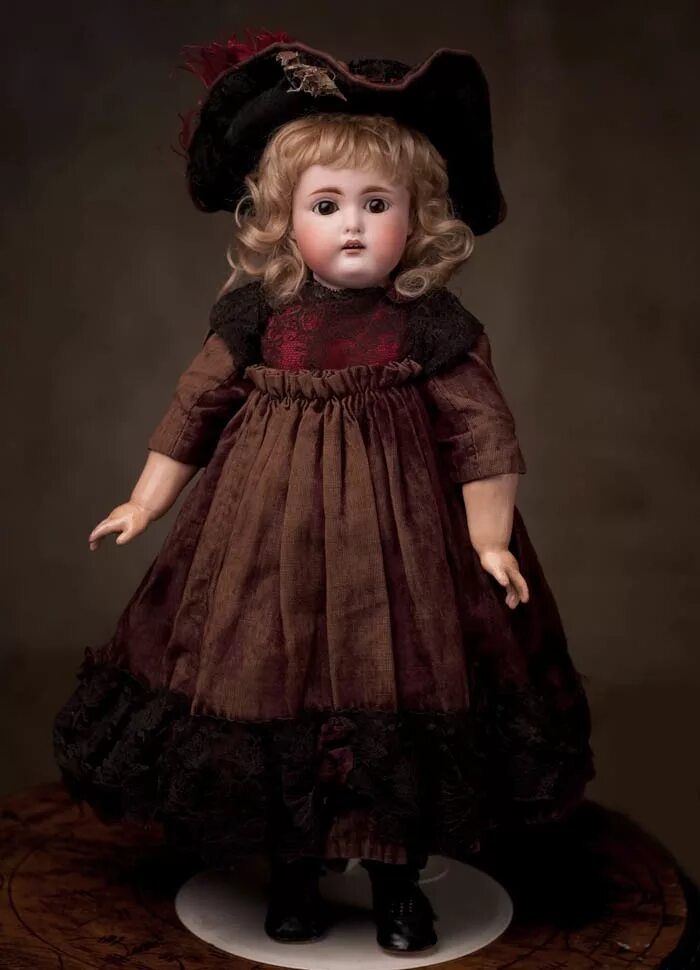 Старая куколка. Старинные куклы. Красивые старинные куклы. Антикварные фарфоровые куклы. Платье для антикварной куклы.