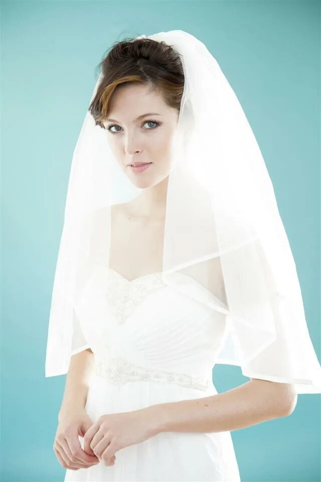Платок для невесты после снятия фаты. Королевская фата. Veil wear. Свадебные причёски на длинные волосы с фатой. Покрывало для женщины на голову.