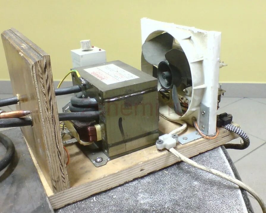 Споттер из осм 1. Сварочный аппарат 60а трансформатор. Точечный сварочный аппарат 1965g. Самодельный трансформаторный сварочный аппарат. Сделать сварочный трансформатор.