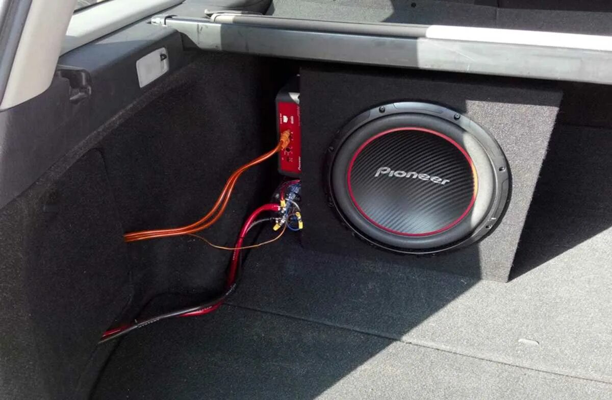 Динамик большой урал саунд. Мощные колонки в машину. Санта фе саб 12 в багажник. Автозвук опель астра н саб. Какой саб выбрать.