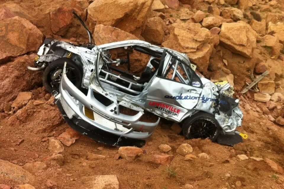 Mitsubishi Lancer Evolution Rally crash. Каркас безопасности Митсубиси Лансер Эволюшн. Разбитый Мицубиси Лансер 10.