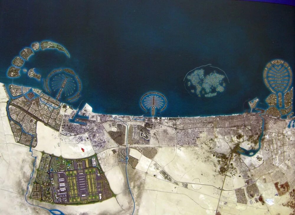 Man made world. Пальмы Дубай острова Спутник. Palm Dubai со спутника. Дубай со спутника. Пальма Джумейра из космоса.