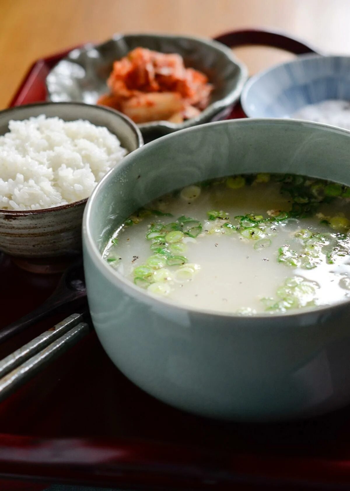 Супы корейской кухни. Корейская кухня рамен. Тяй корейский. Кальбитан корейский суп. Корейский суп хемультан.