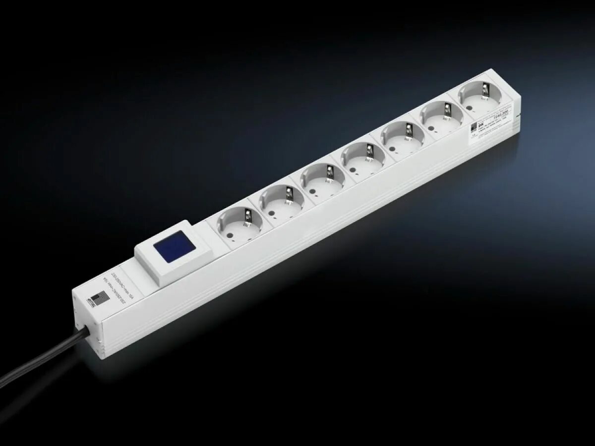 Блок розеток настенный. Узкие накладные розетки. 013. Узкая накладная розетка. 7240220).