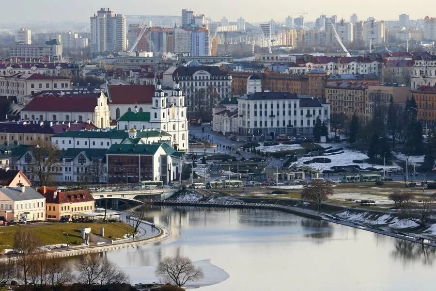 Мзкт беларусь забастовка лукашенко. Минск флаг белоруссии. Столица белоруссии. Река в минске. Забастовка беларусь.
