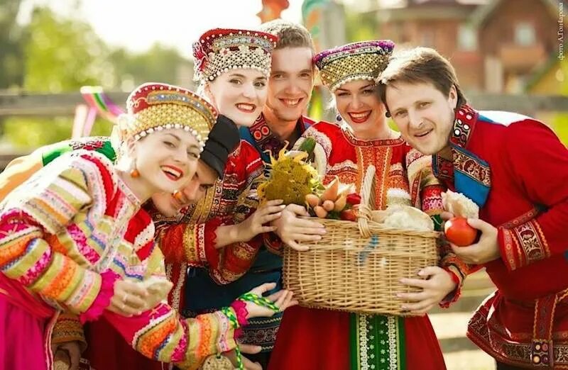 Русский народ. Русские люди. Традиции народов. Национальность русский
