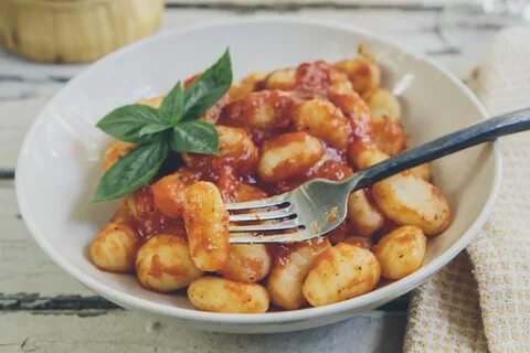 Gnocchi: la ricetta base e le variazioni più gustose - La Cucina Italiana.