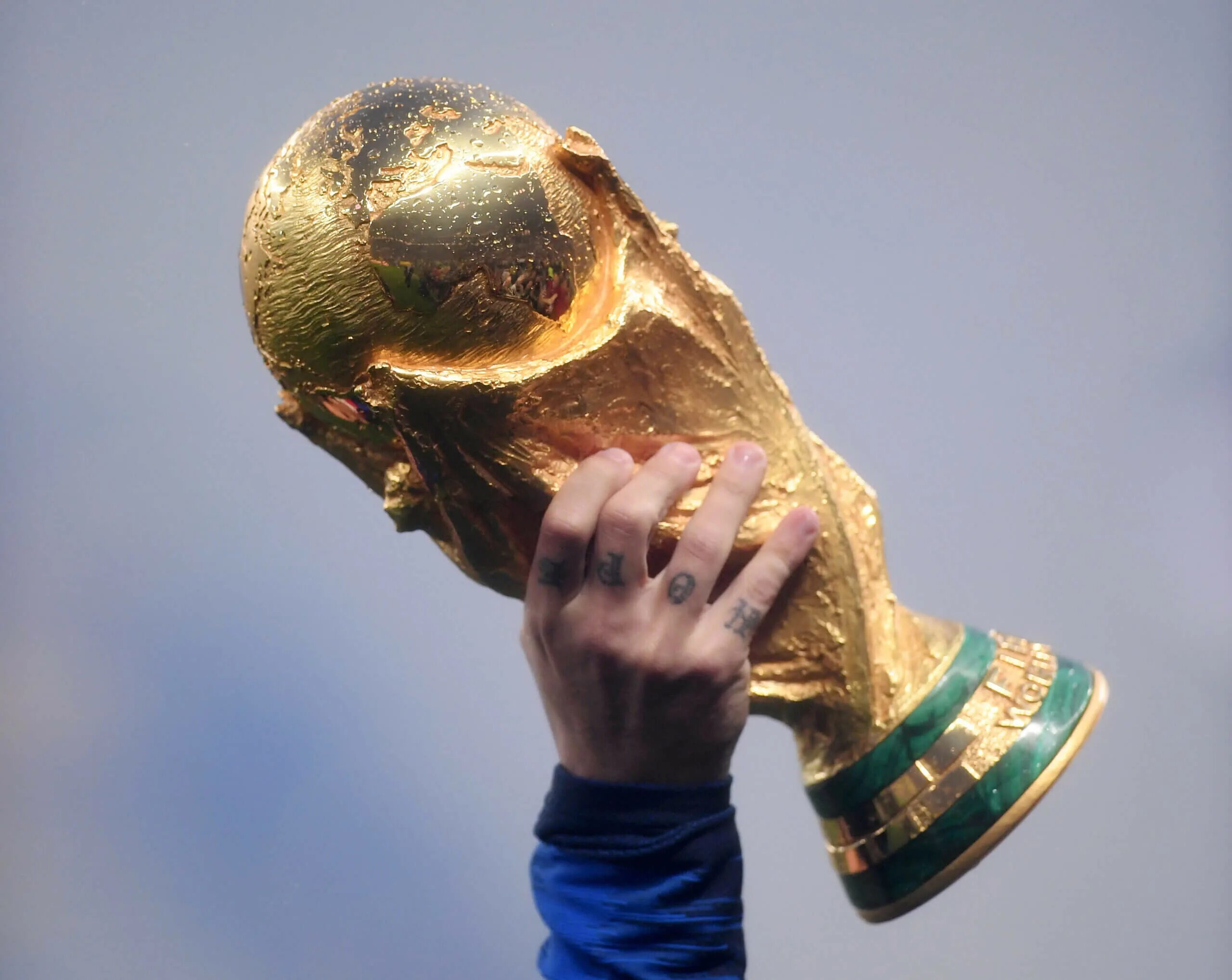 World s cup. World Cup 2022 Trophey. Кубок ФИФА 2022.