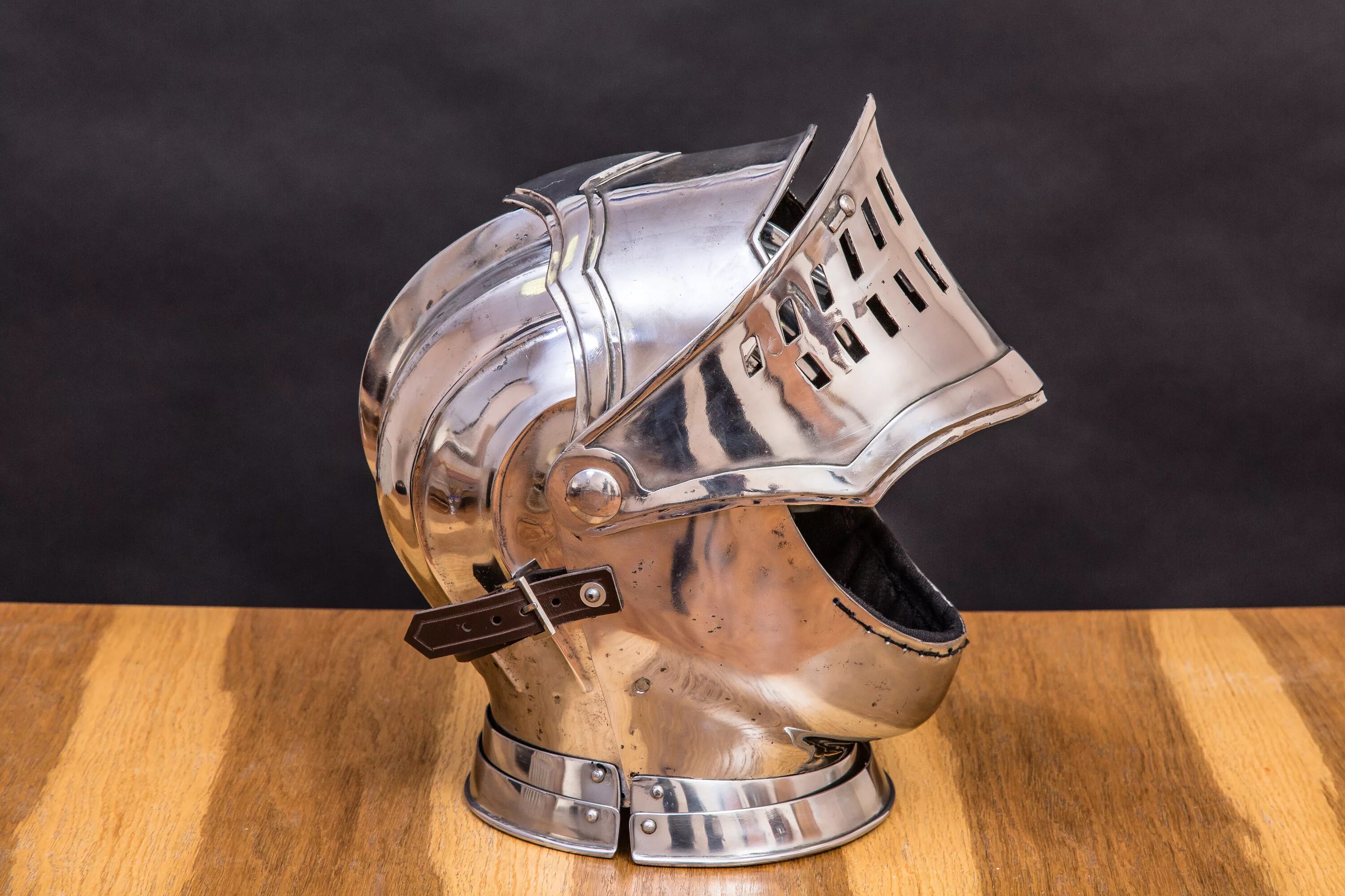 бронешлем маска-1щ. барбют бацинет. крестоносец бацинет. забрало. шлемы рыцарей бацинет.