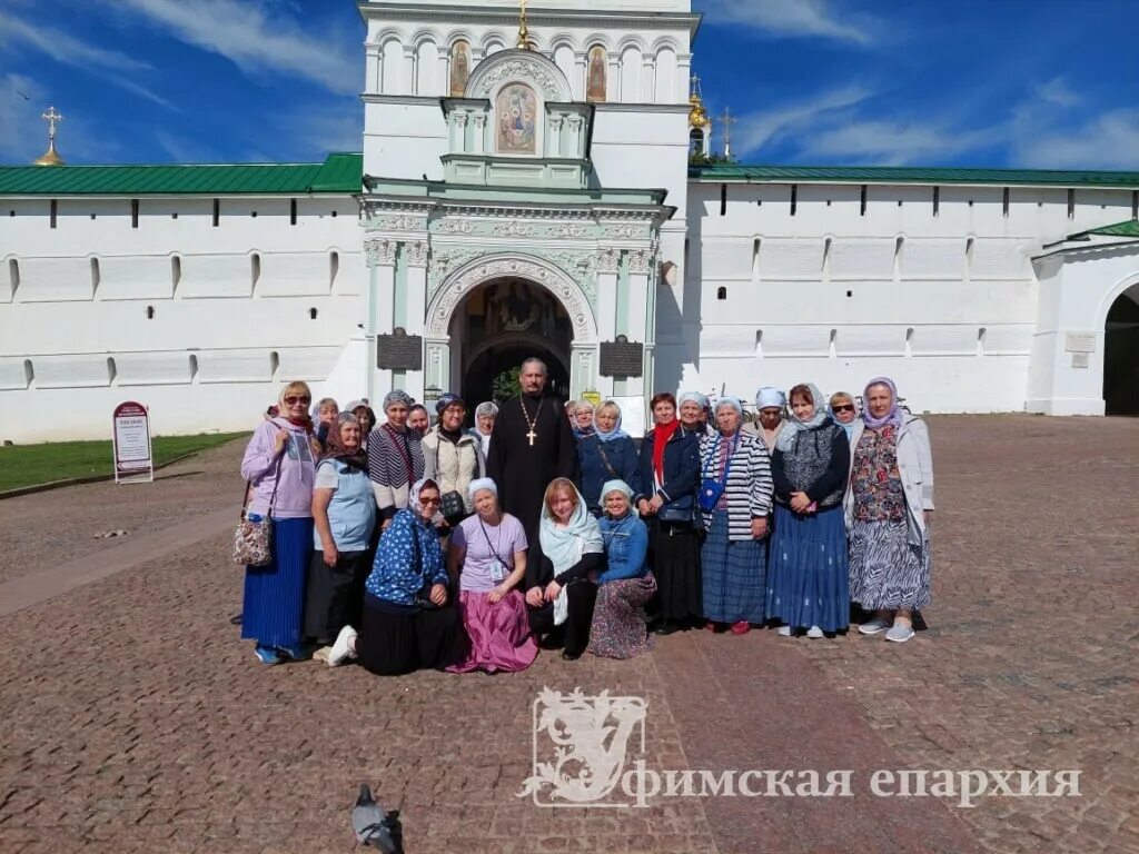 Паломничество из спб. Введенском толгском монастыре ярославской епархии. Паломнические поездки из казани. Паломнические поездки из казани. Паломнические поездки из казани.