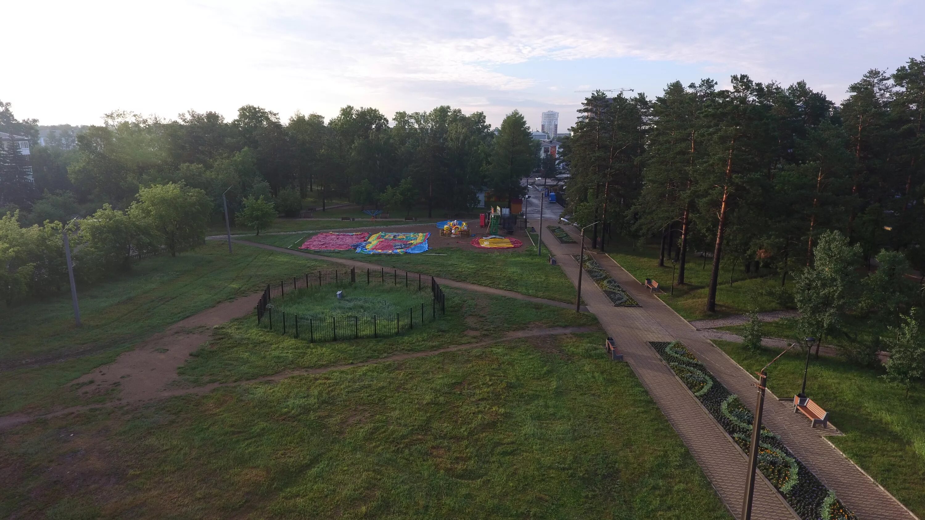 Современник горд ангарск фонтаны. Парк современник. Парк современник. Набережная ангарск. Парк современник ангарск.
